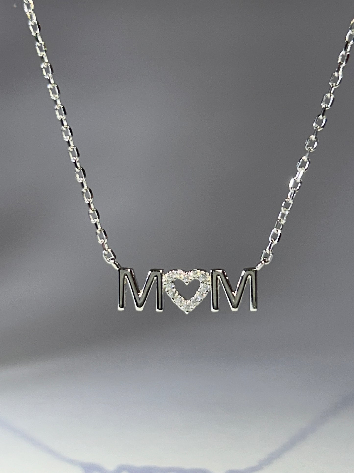 Gargantilla Mom